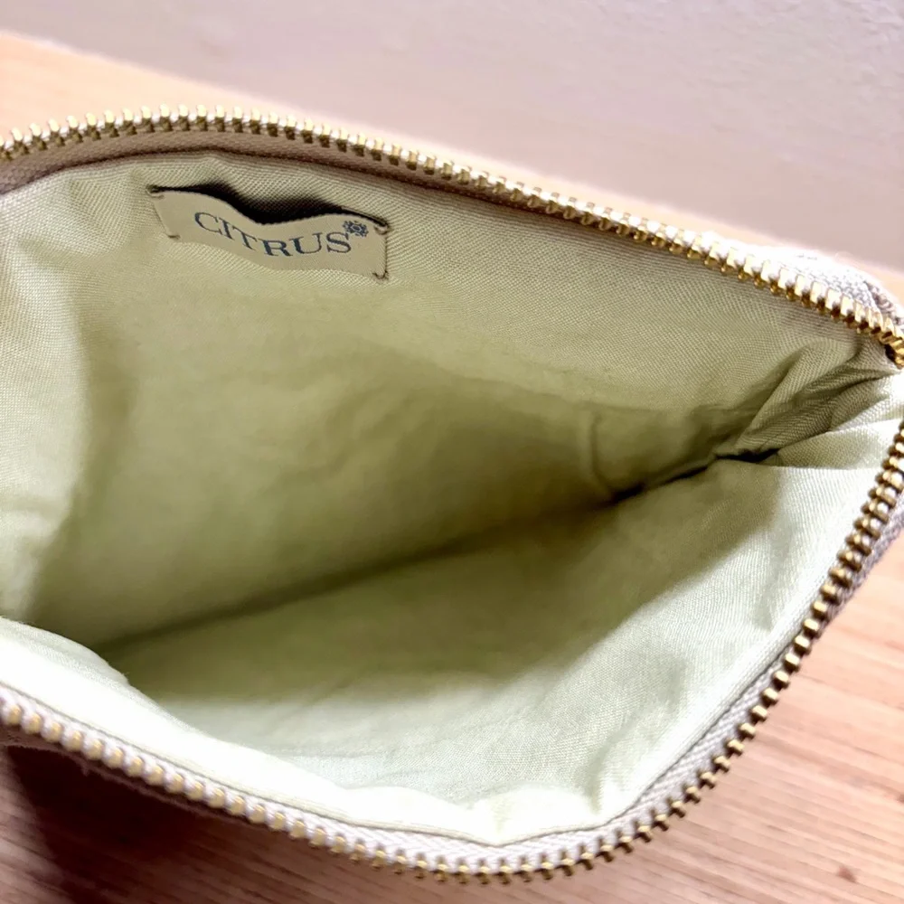 LOVE Makeup/accessories linen bag